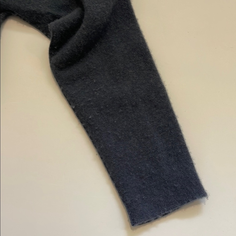 Vince 100% Cashmere Frayed Neck Sweater - Picture 9 of 10